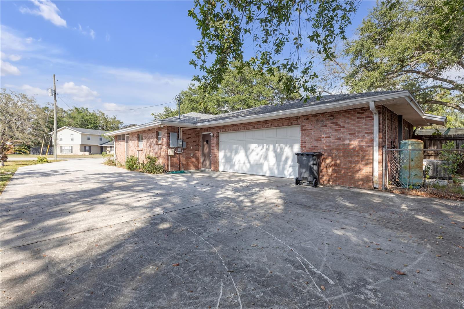Listing photo id 44 for 7002 Doreen Street