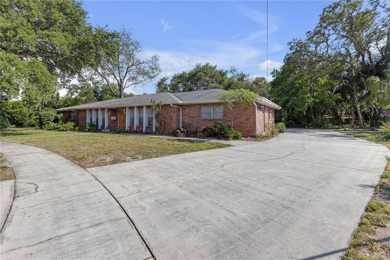 Listing photo id 46 for 7002 Doreen Street