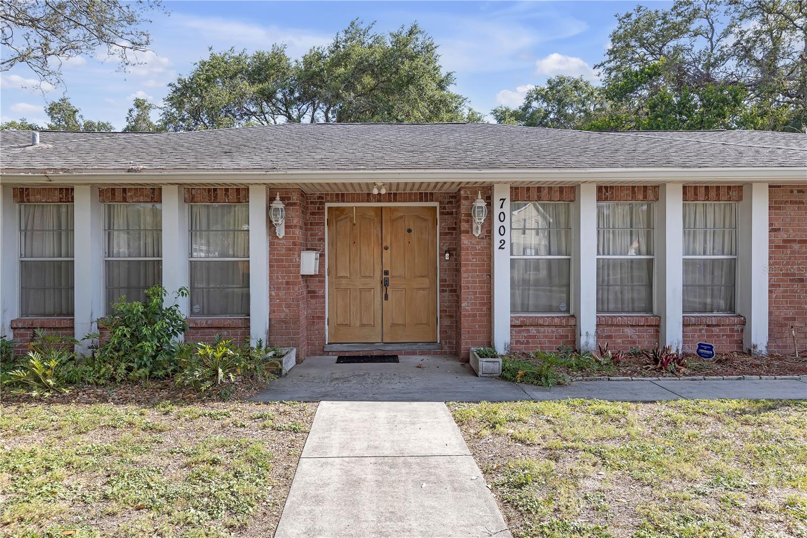 Listing photo id 47 for 7002 Doreen Street