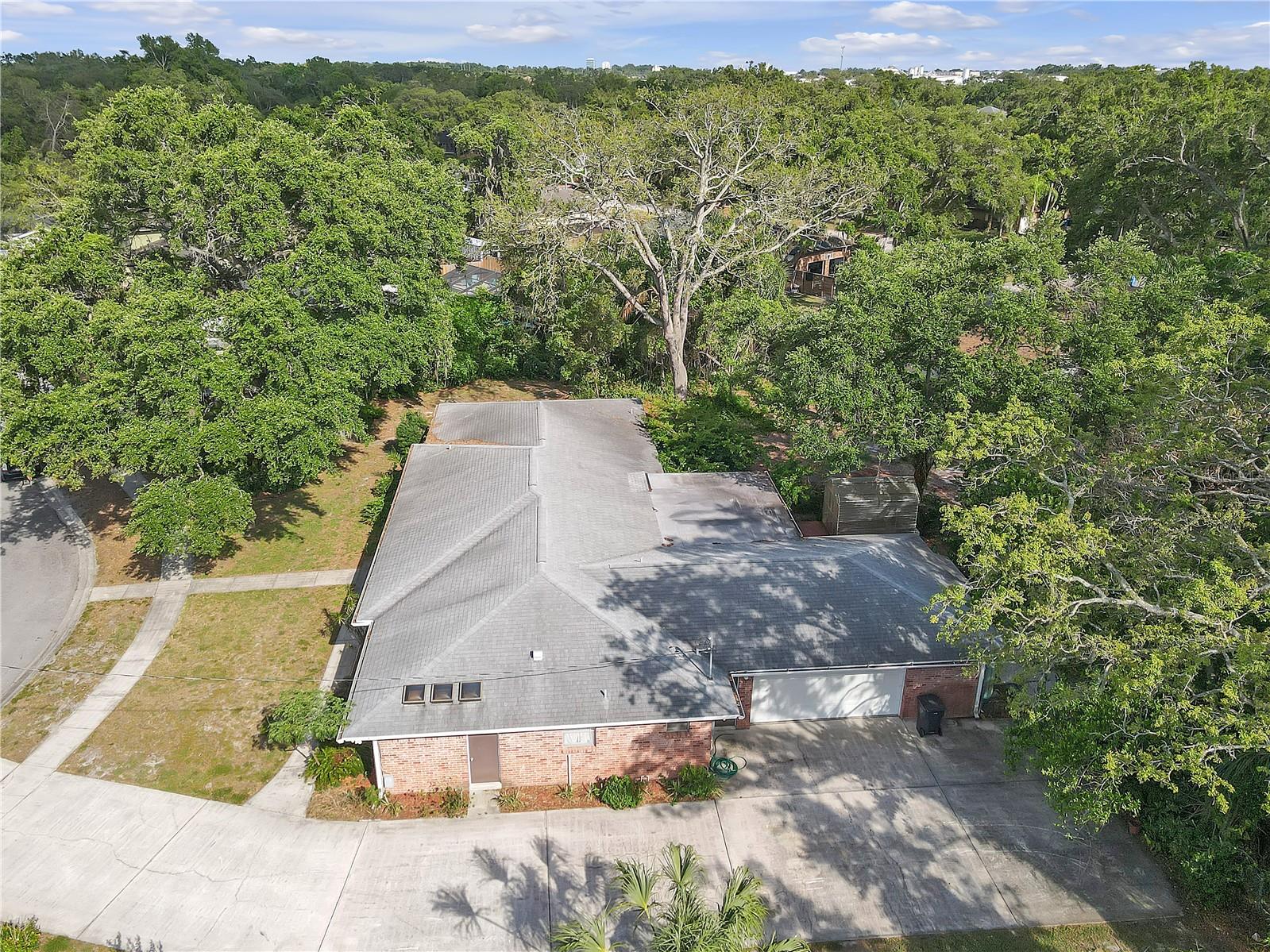 Listing photo id 55 for 7002 Doreen Street