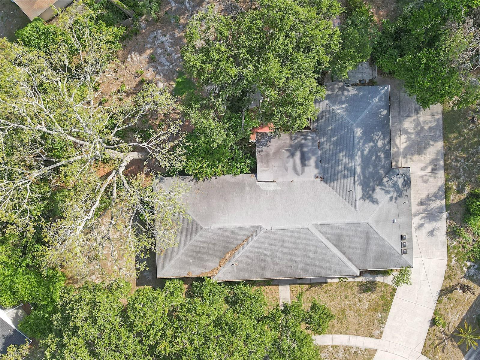 Listing photo id 56 for 7002 Doreen Street