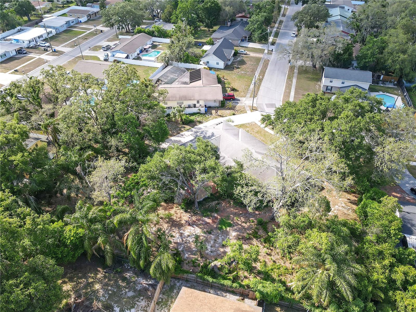 Listing photo id 58 for 7002 Doreen Street