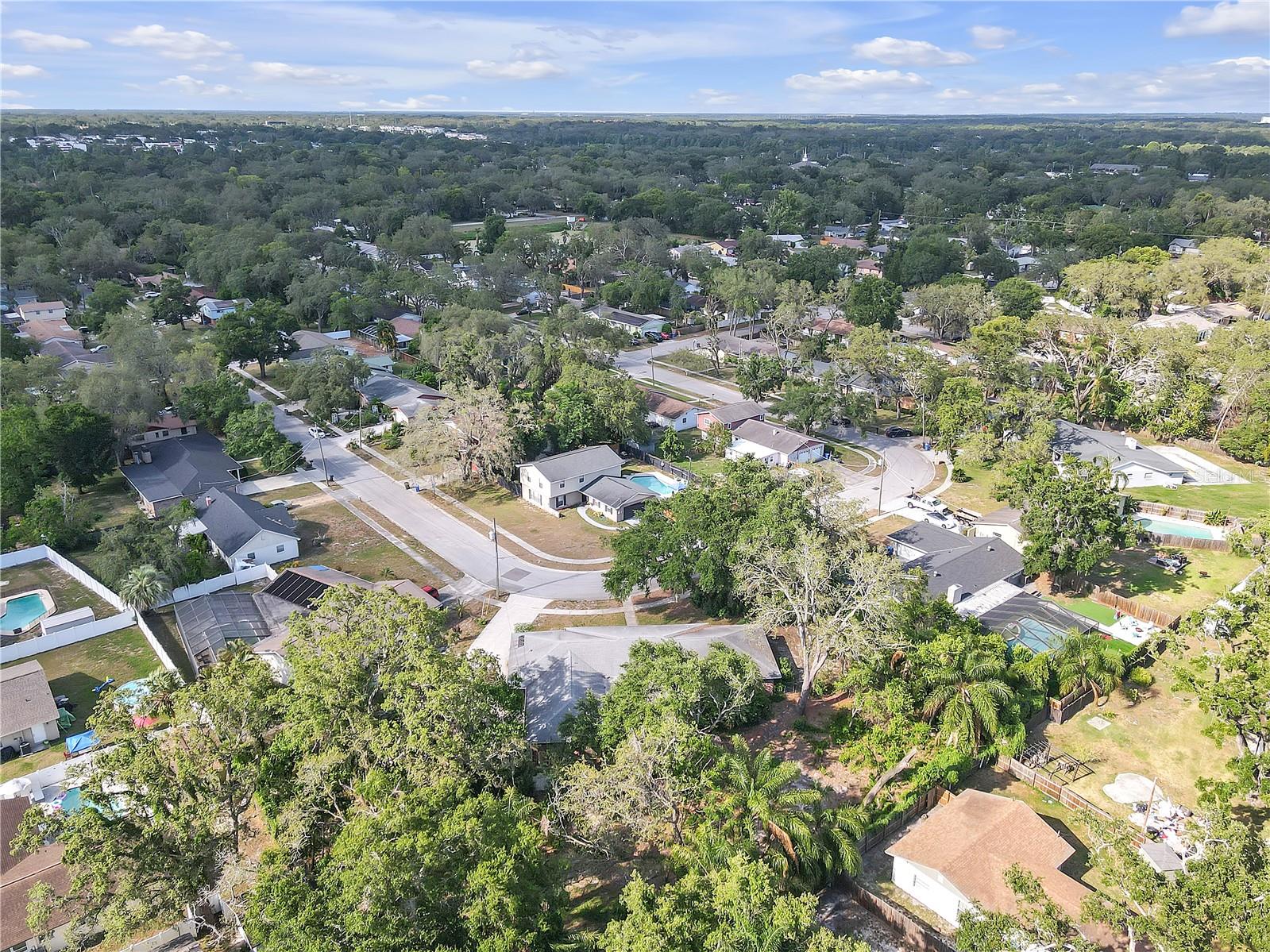 Listing photo id 60 for 7002 Doreen Street