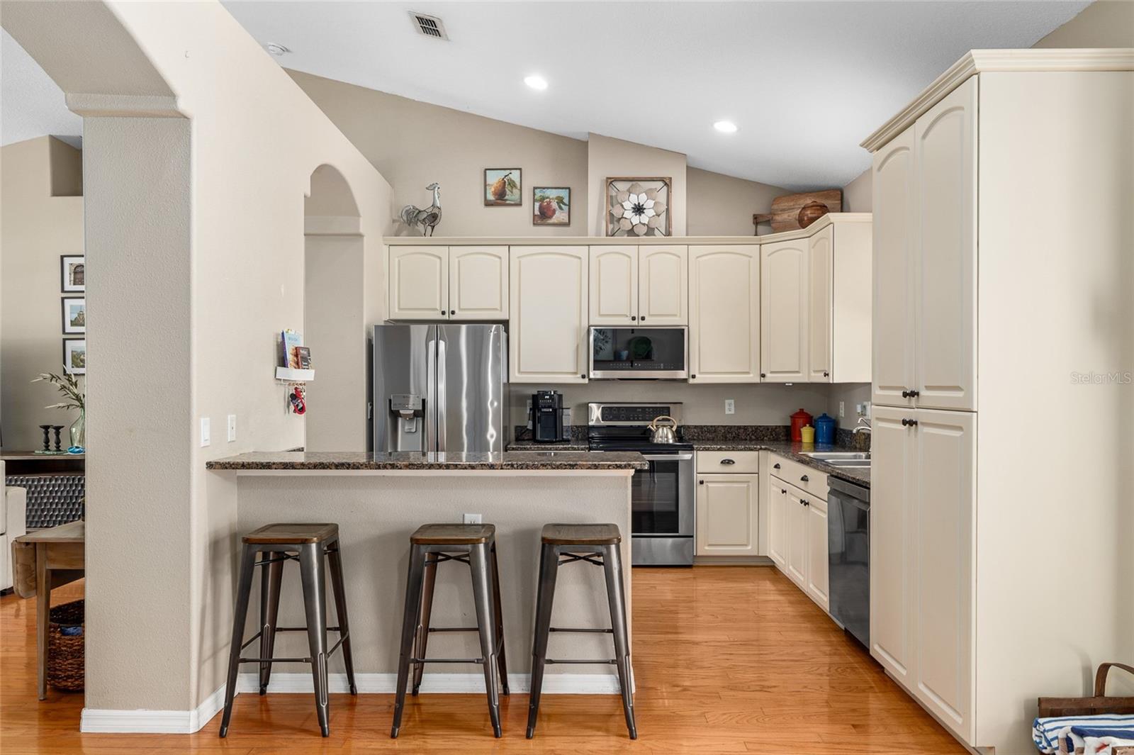 Image 14 of 39 For 12436 Oak Street
