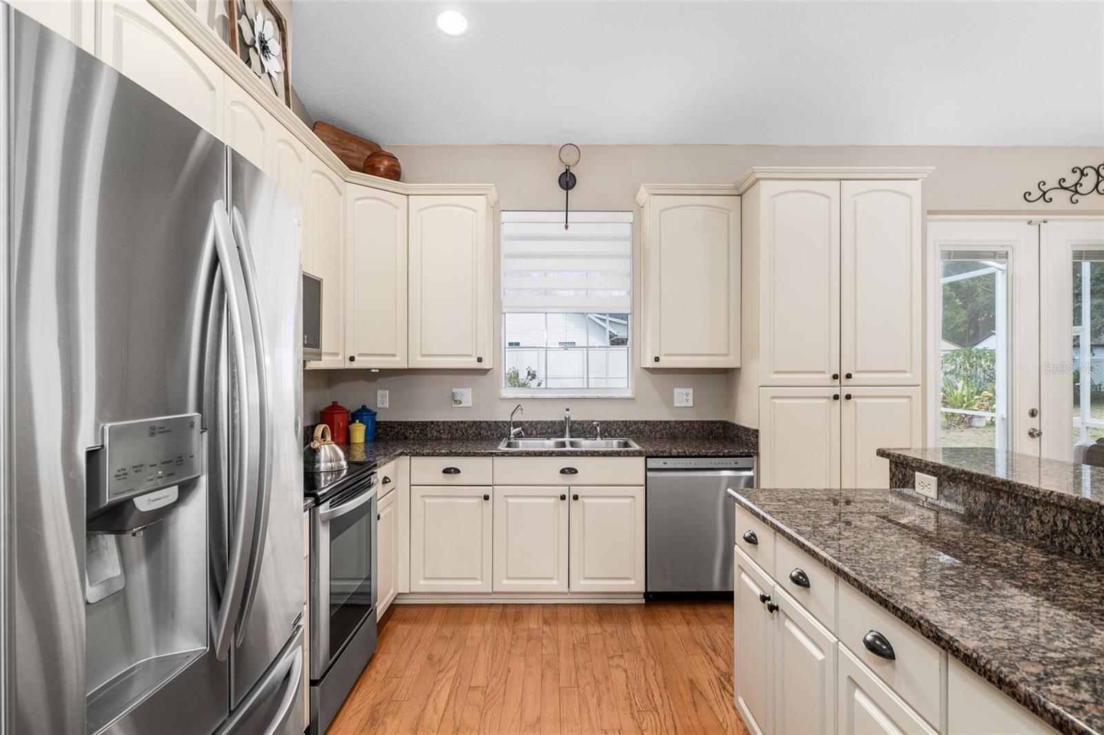Image 15 of 39 For 12436 Oak Street