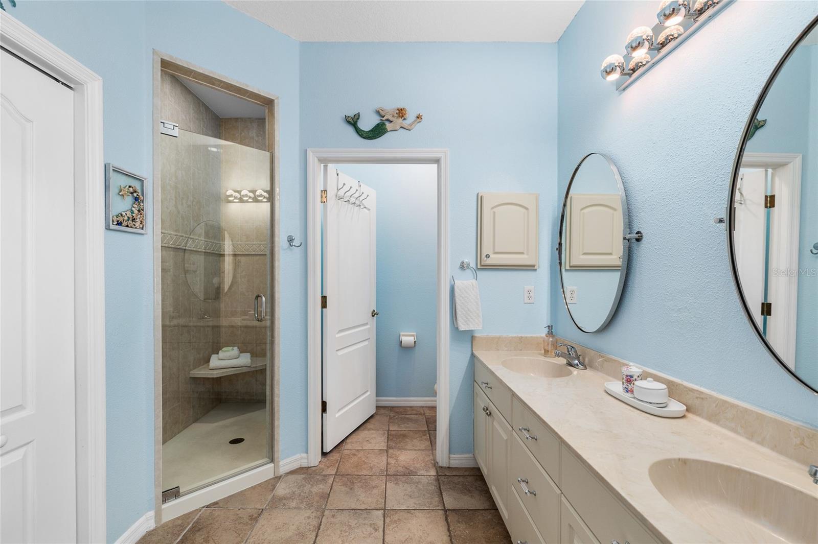 Image 19 of 39 For 12436 Oak Street