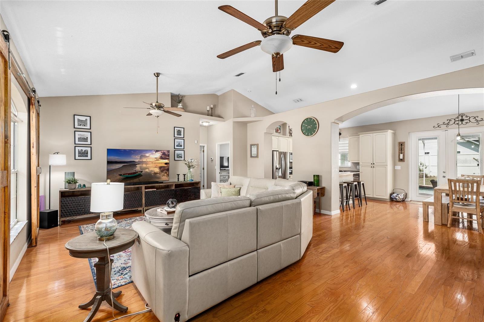Image 9 of 39 For 12436 Oak Street