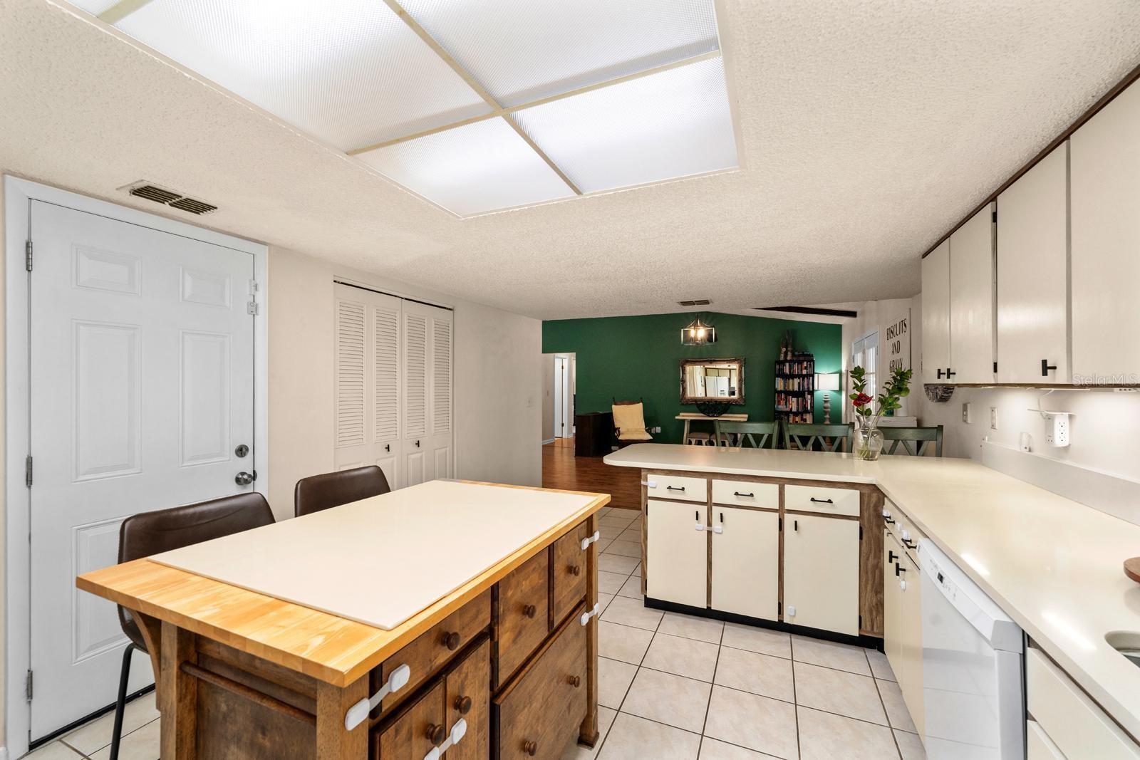 Image 13 of 27 For 39243 6th Avenue