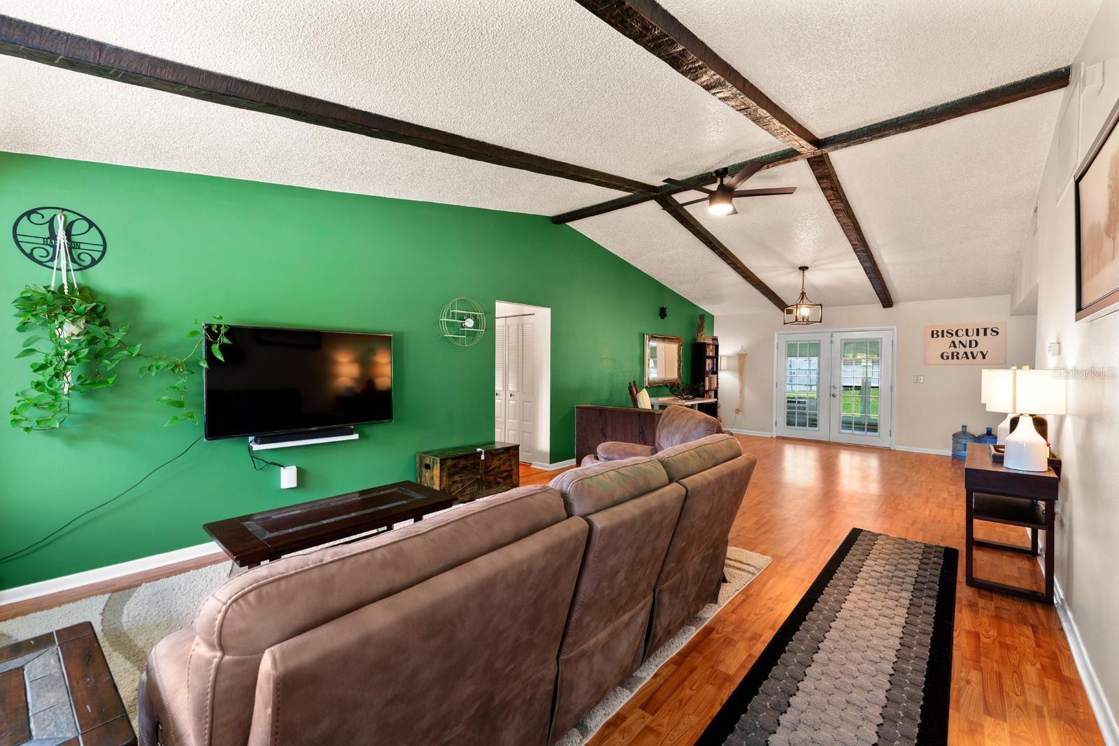 Image 6 of 27 For 39243 6th Avenue