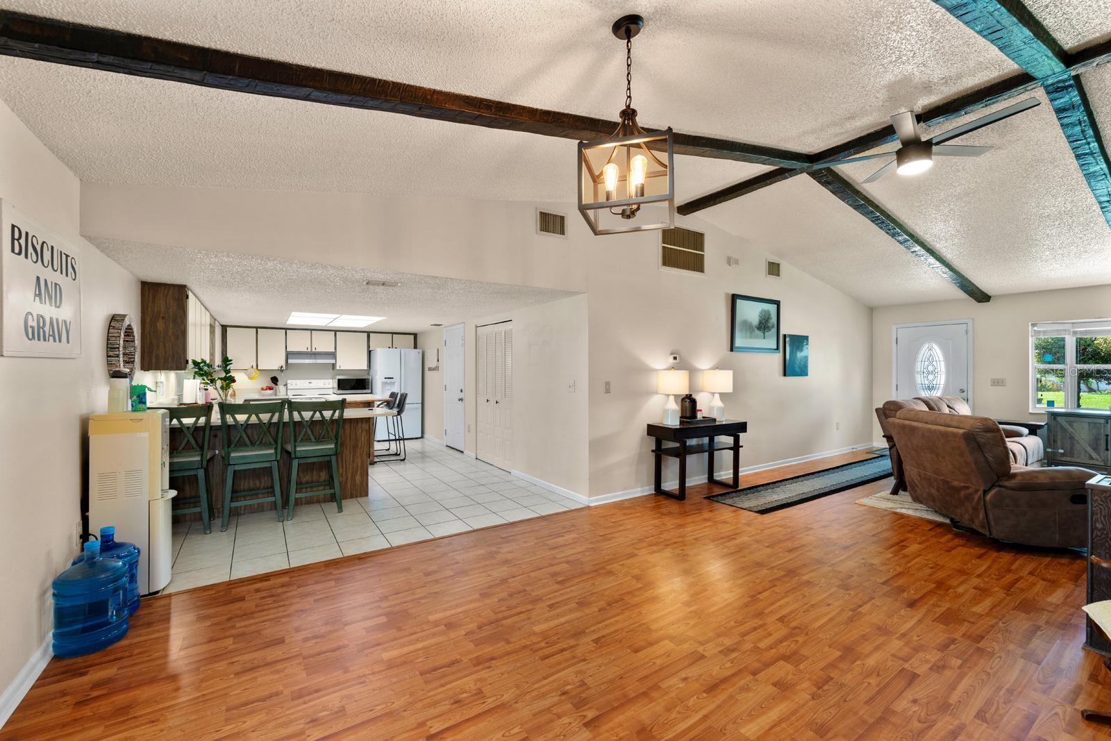 Image 9 of 27 For 39243 6th Avenue