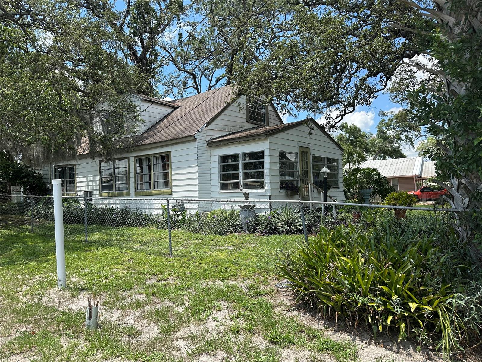Image 3 of 30 For 8502 Branch Avenue