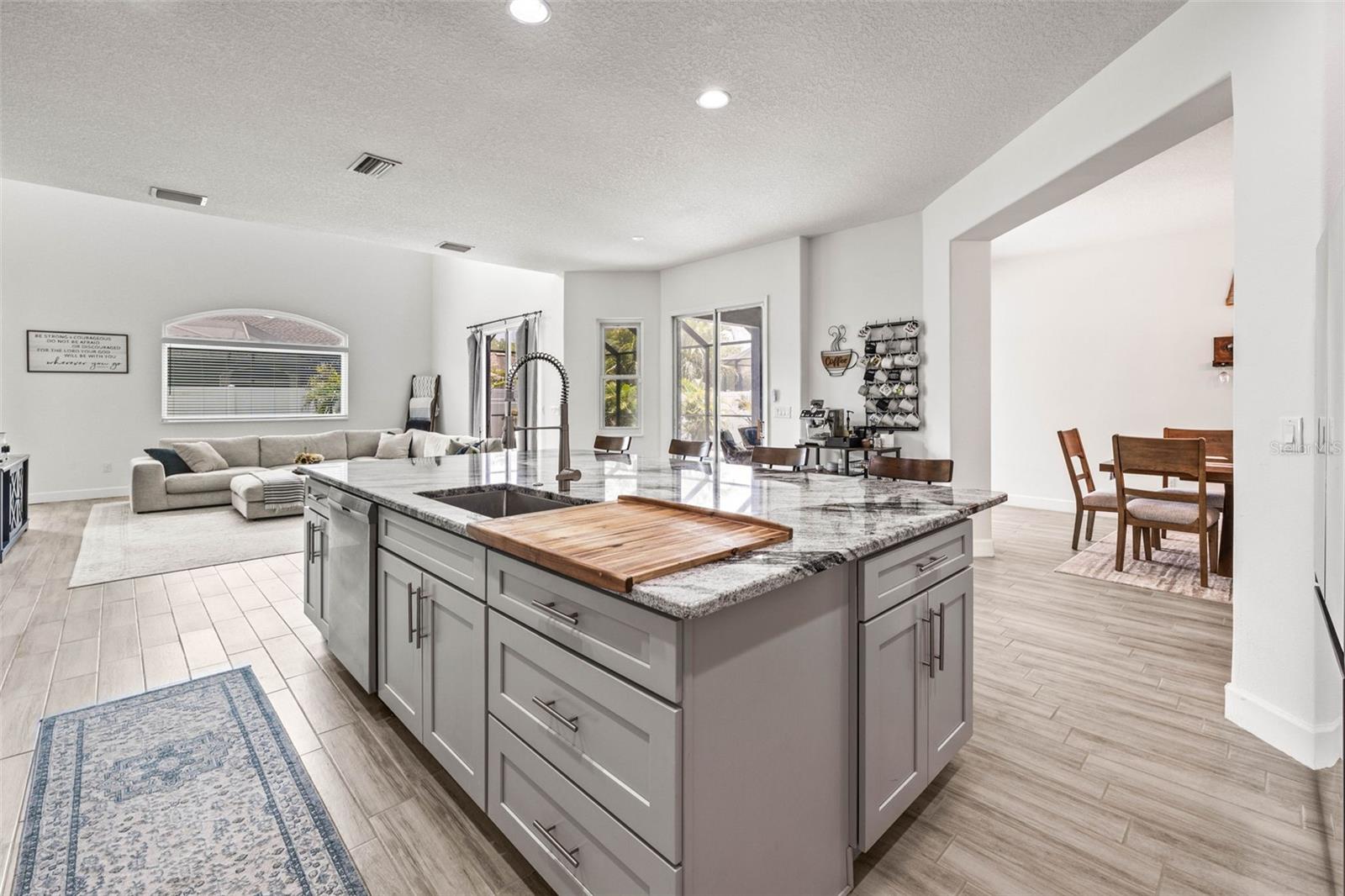 Image 11 of 57 For 1741 Beaconsfield Dr
