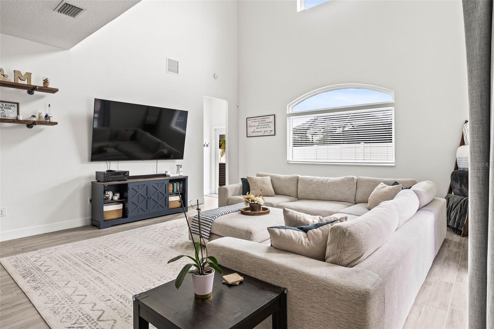 Image 12 of 57 For 1741 Beaconsfield Dr