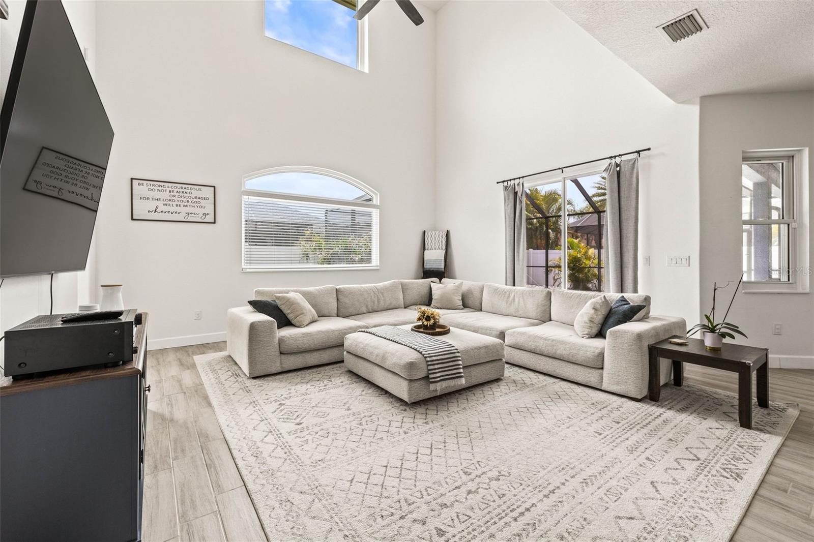 Image 13 of 57 For 1741 Beaconsfield Dr