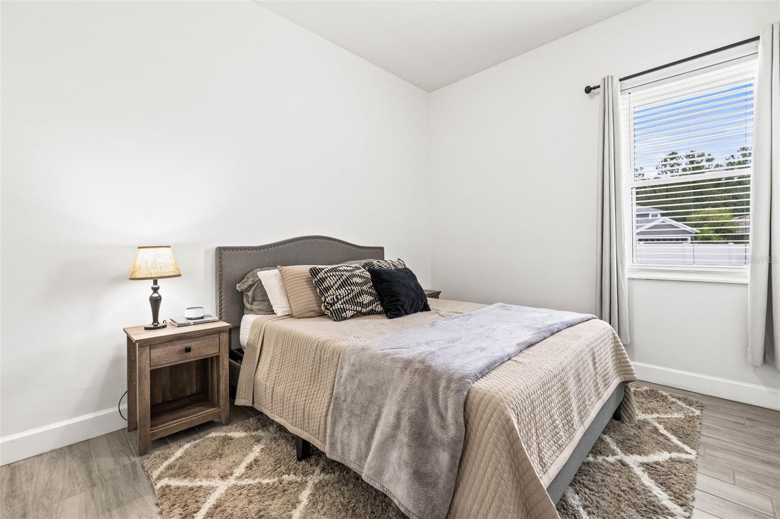 Image 17 of 57 For 1741 Beaconsfield Dr