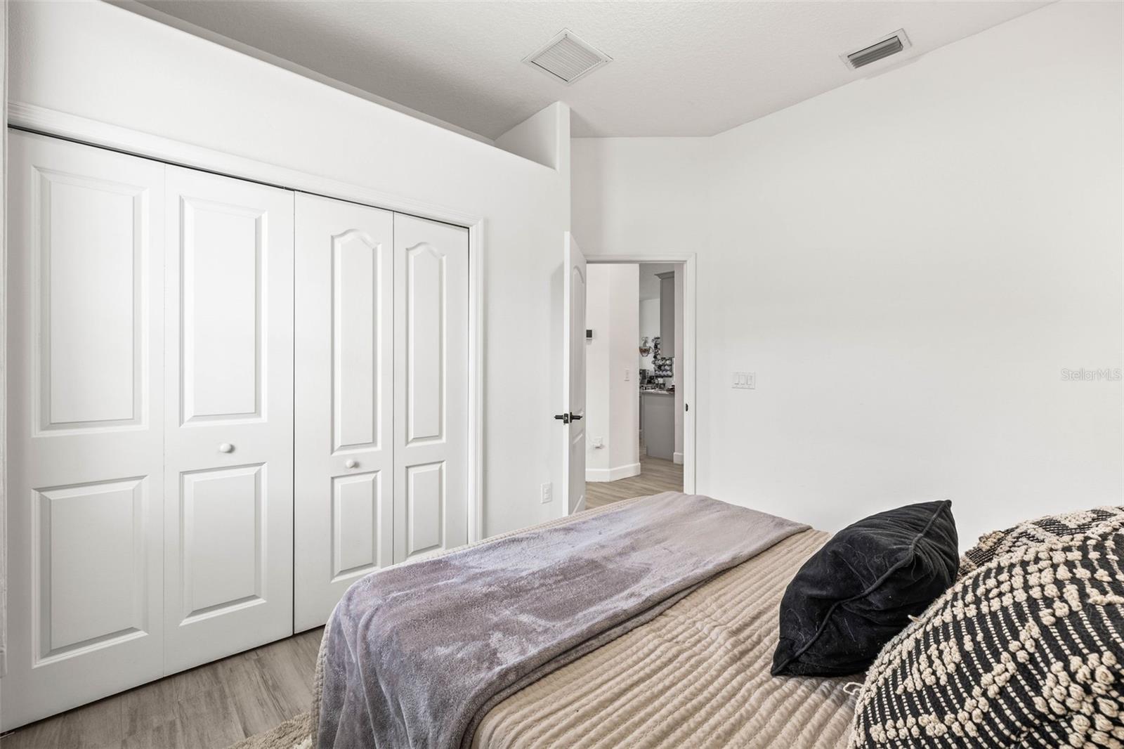 Image 18 of 57 For 1741 Beaconsfield Dr