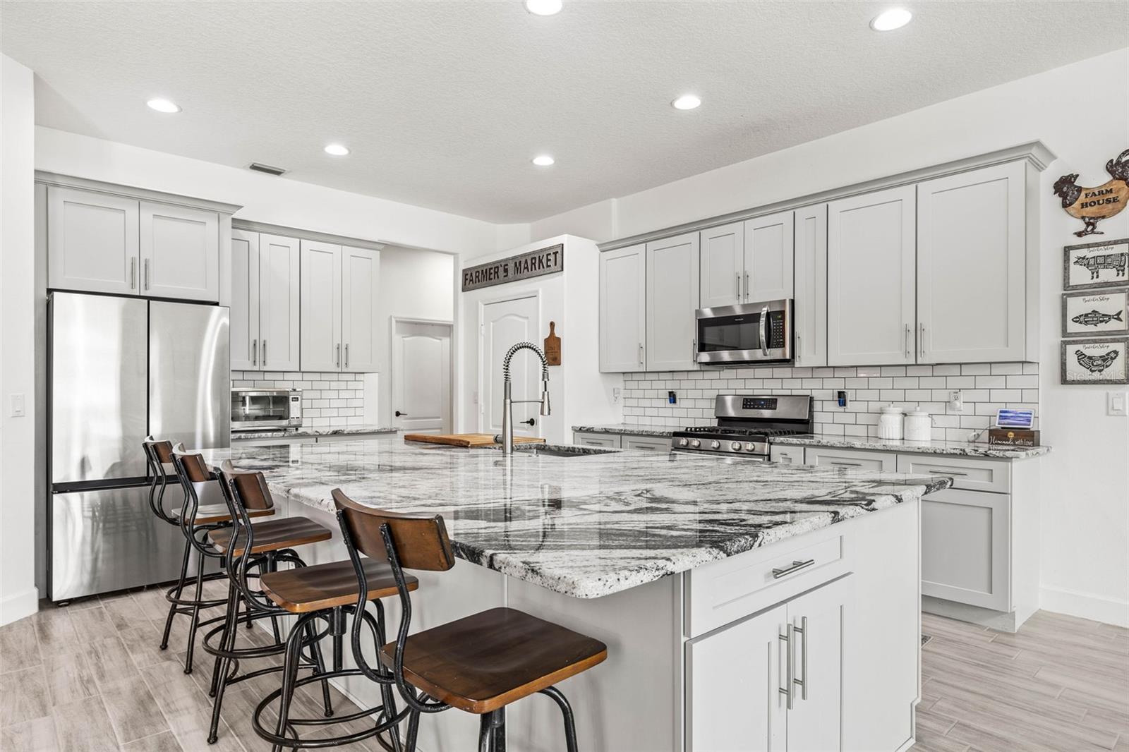 Image 9 of 57 For 1741 Beaconsfield Dr