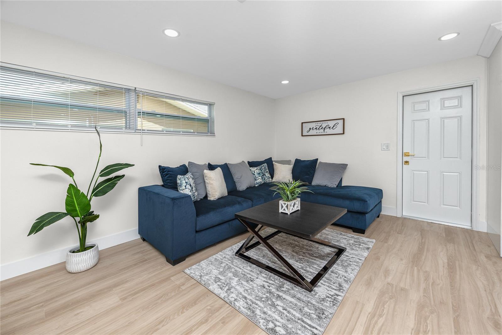 Image 15 of 40 For 6920 13th Avenue N