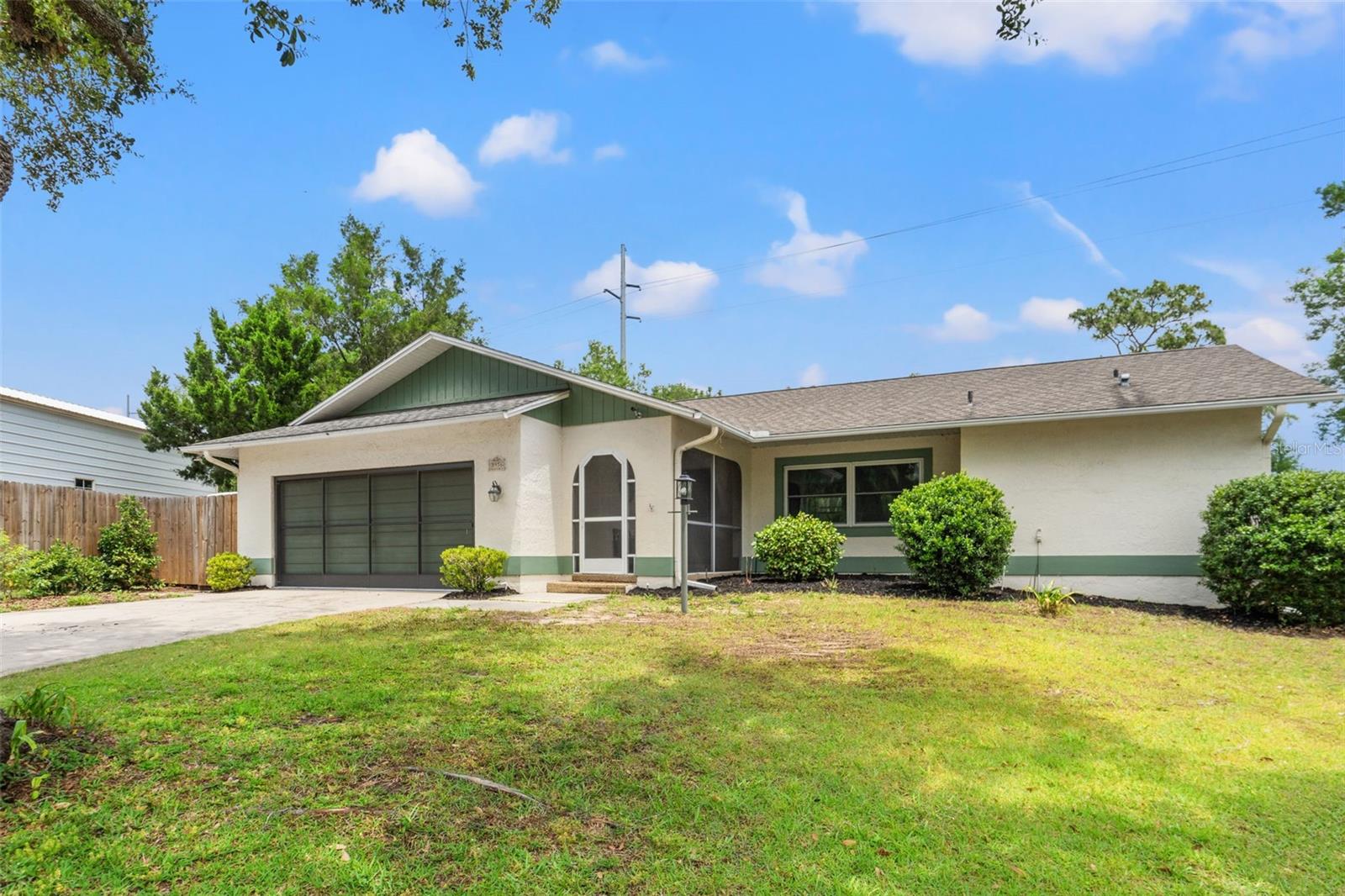 Listing photo id 0 for 3956 Tamarisk Point