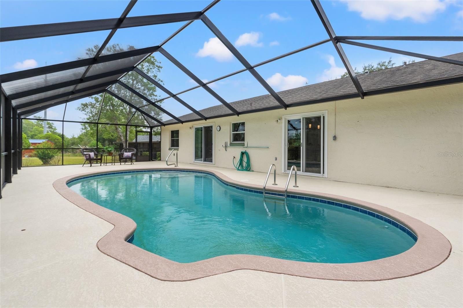 Listing photo id 23 for 3956 Tamarisk Point