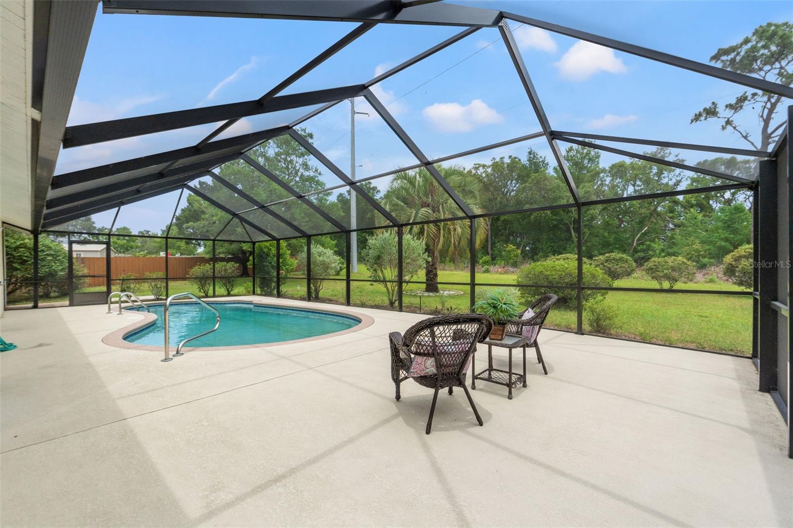 Listing photo id 26 for 3956 Tamarisk Point