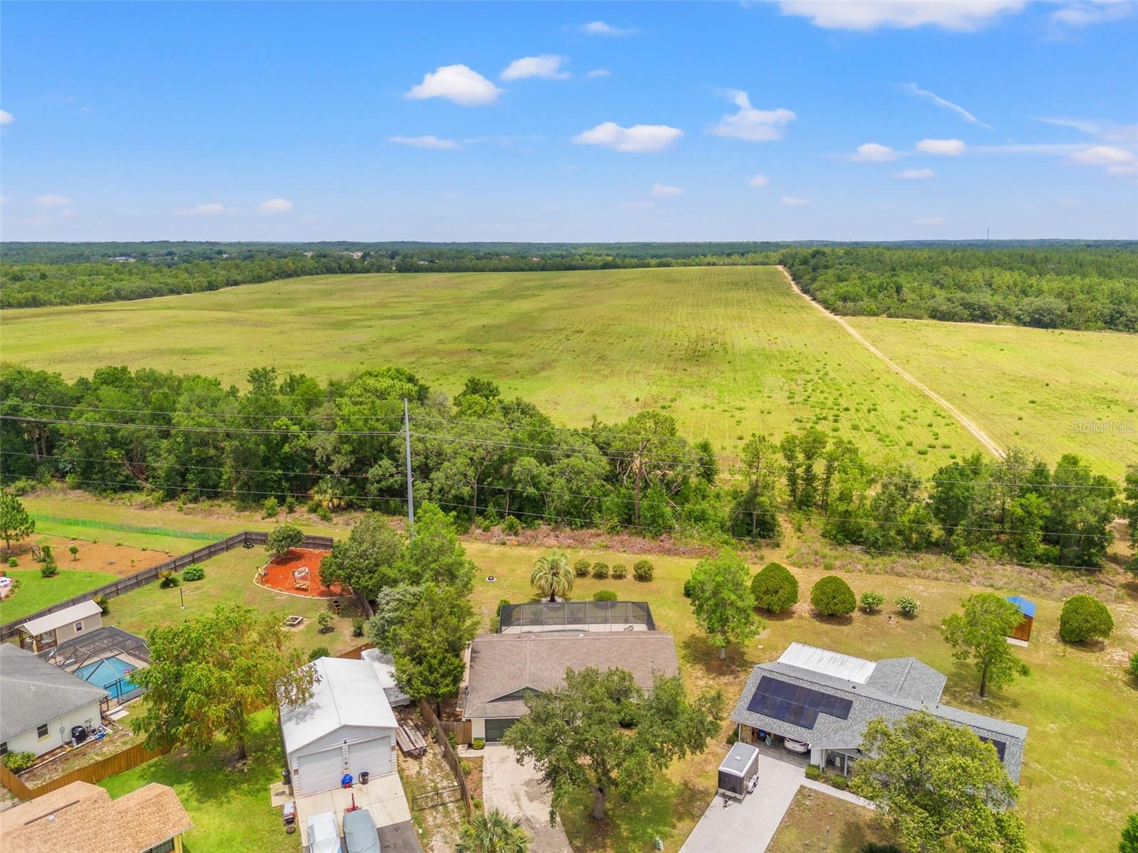 Listing photo id 30 for 3956 Tamarisk Point