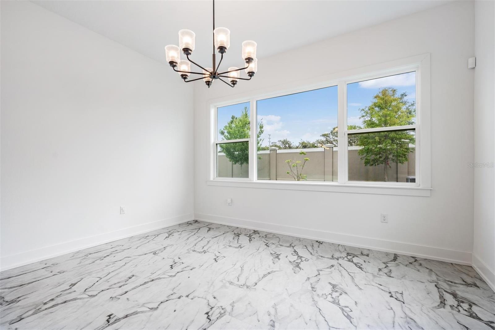 Image 18 of 56 For 8373 Ivy Stark Boulevard