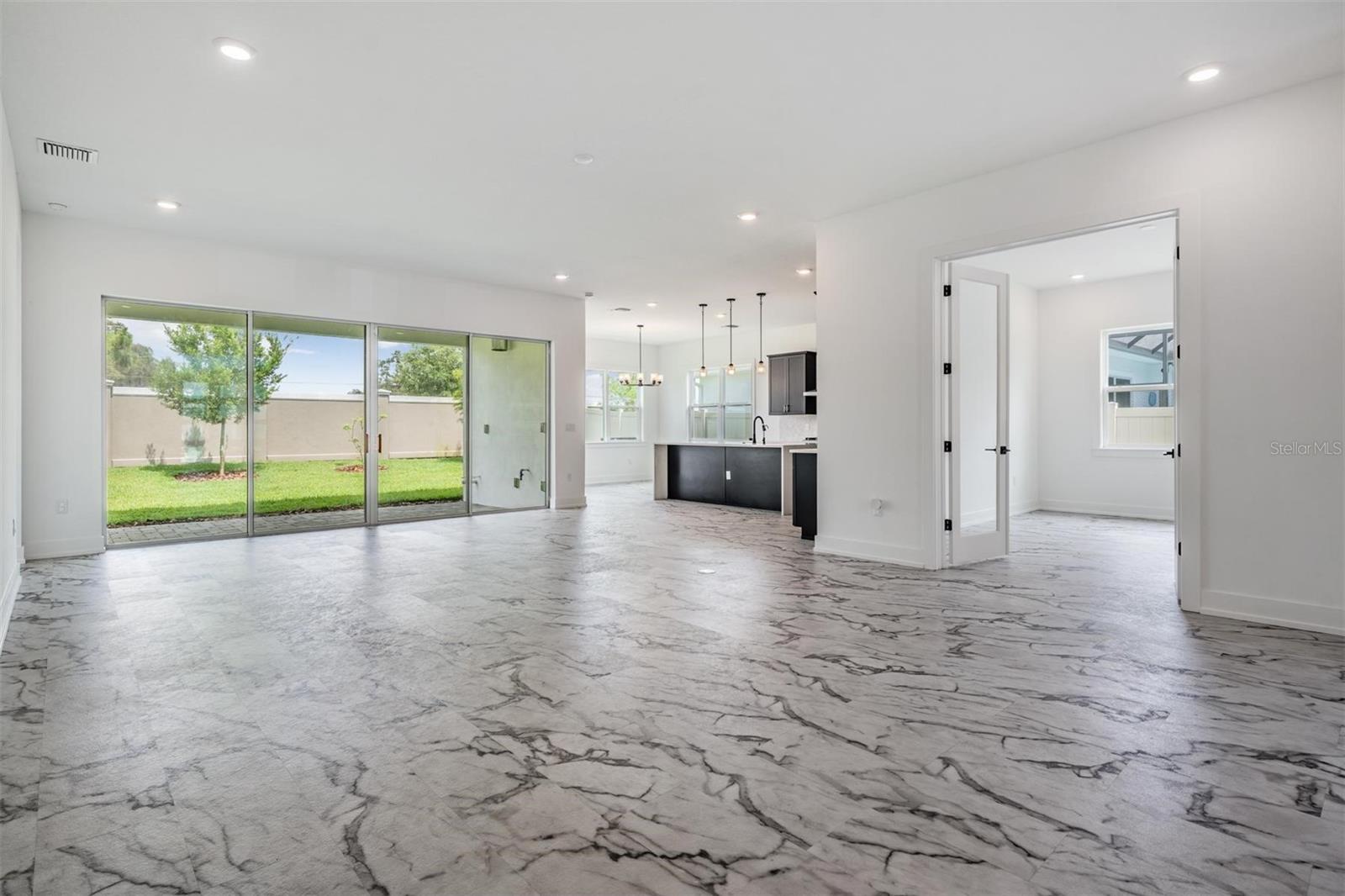 Image 21 of 56 For 8373 Ivy Stark Boulevard