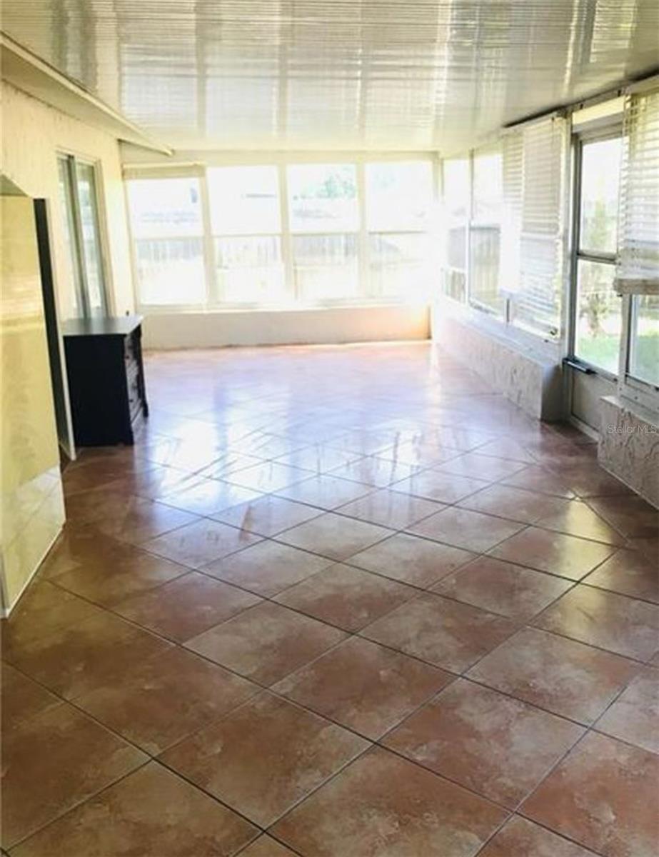 Image 17 of 20 For 10327 Oleander Drive