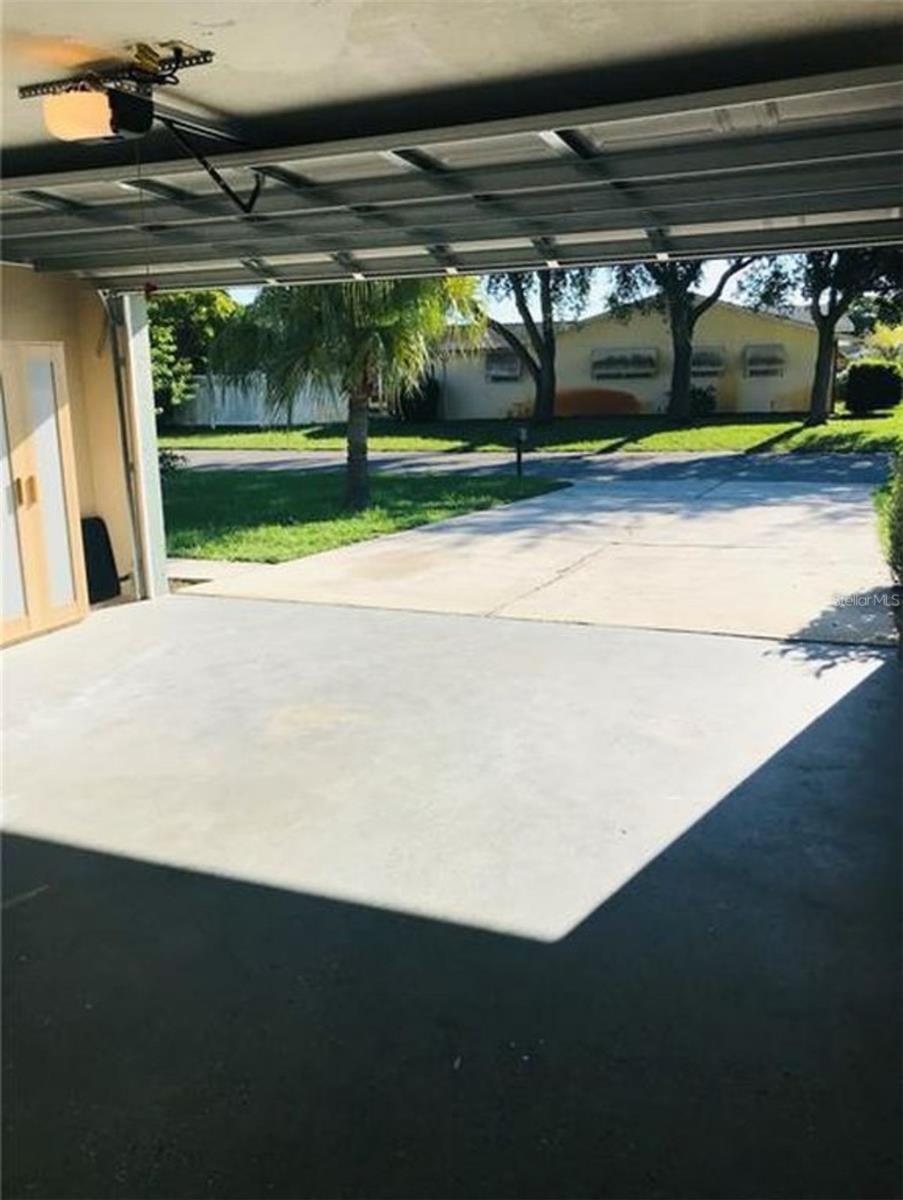 Image 18 of 20 For 10327 Oleander Drive