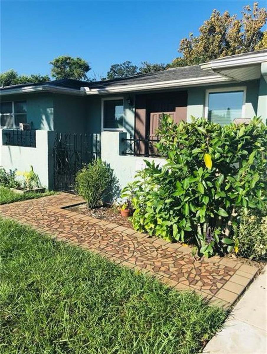 Image 2 of 20 For 10327 Oleander Drive