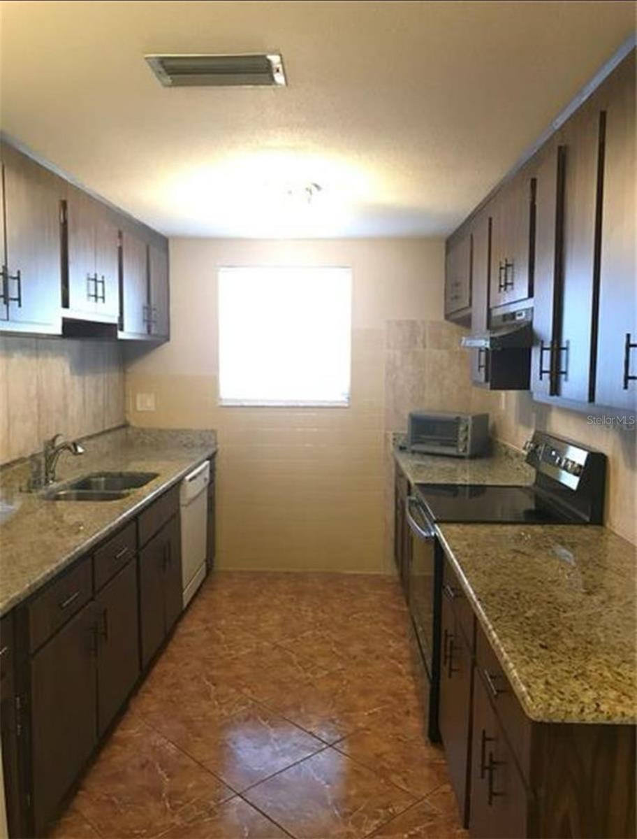 Image 4 of 20 For 10327 Oleander Drive