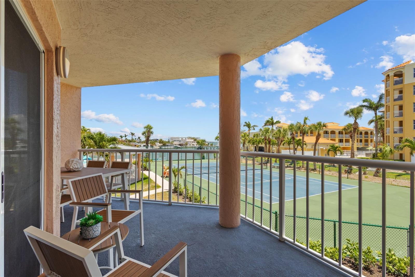 Image 11 of 43 For 5445 Gulf Boulevard 210