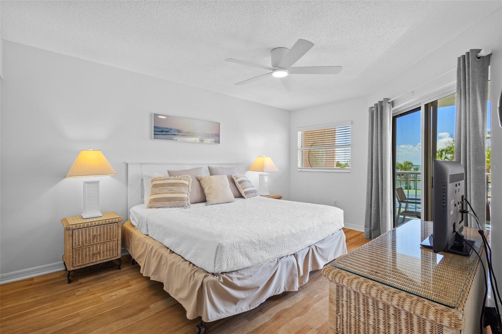Image 13 of 43 For 5445 Gulf Boulevard 210