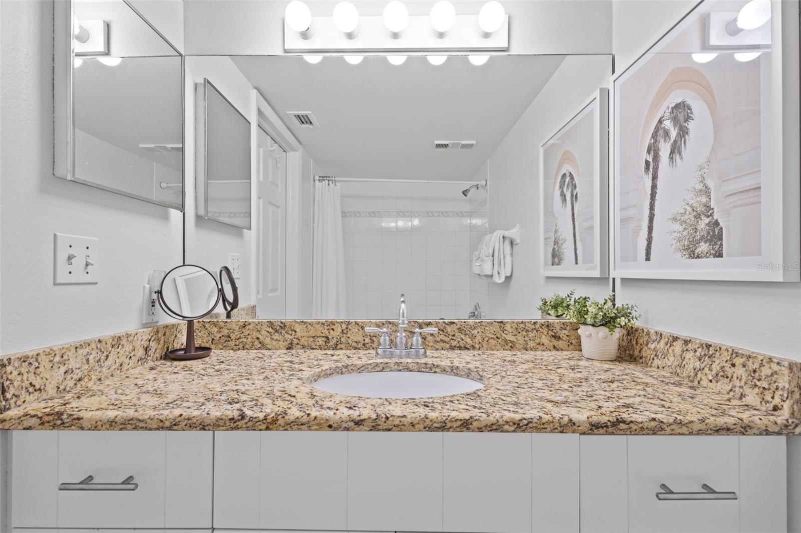 Image 15 of 43 For 5445 Gulf Boulevard 210