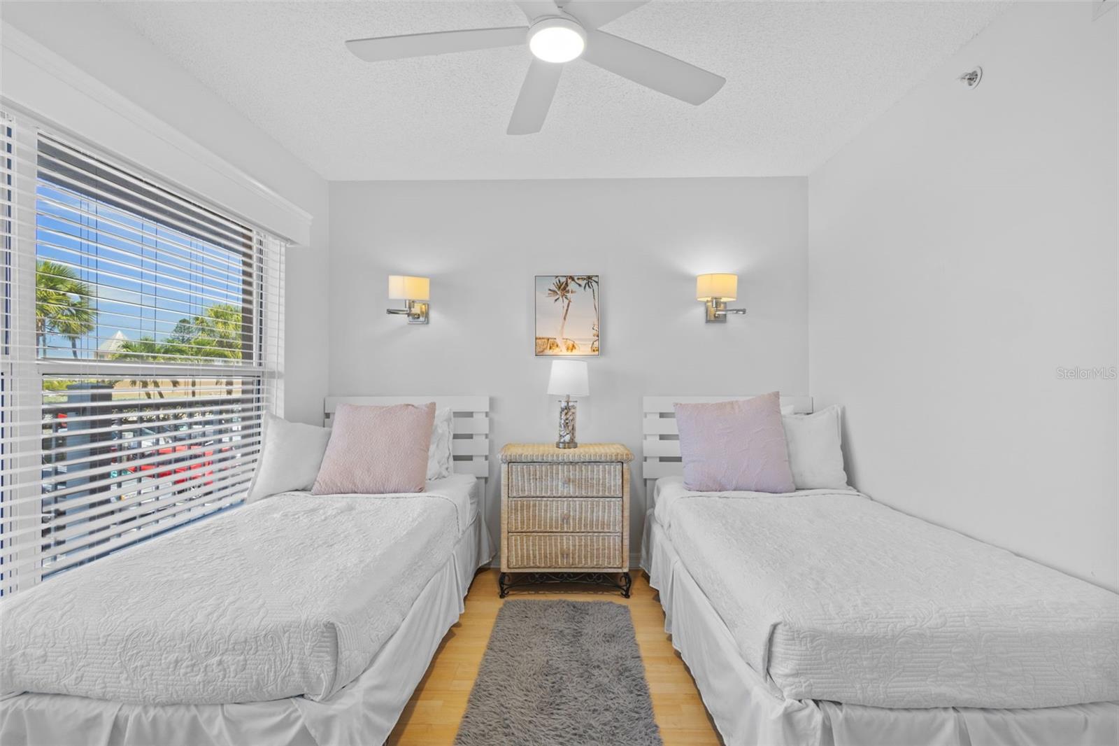 Image 18 of 43 For 5445 Gulf Boulevard 210