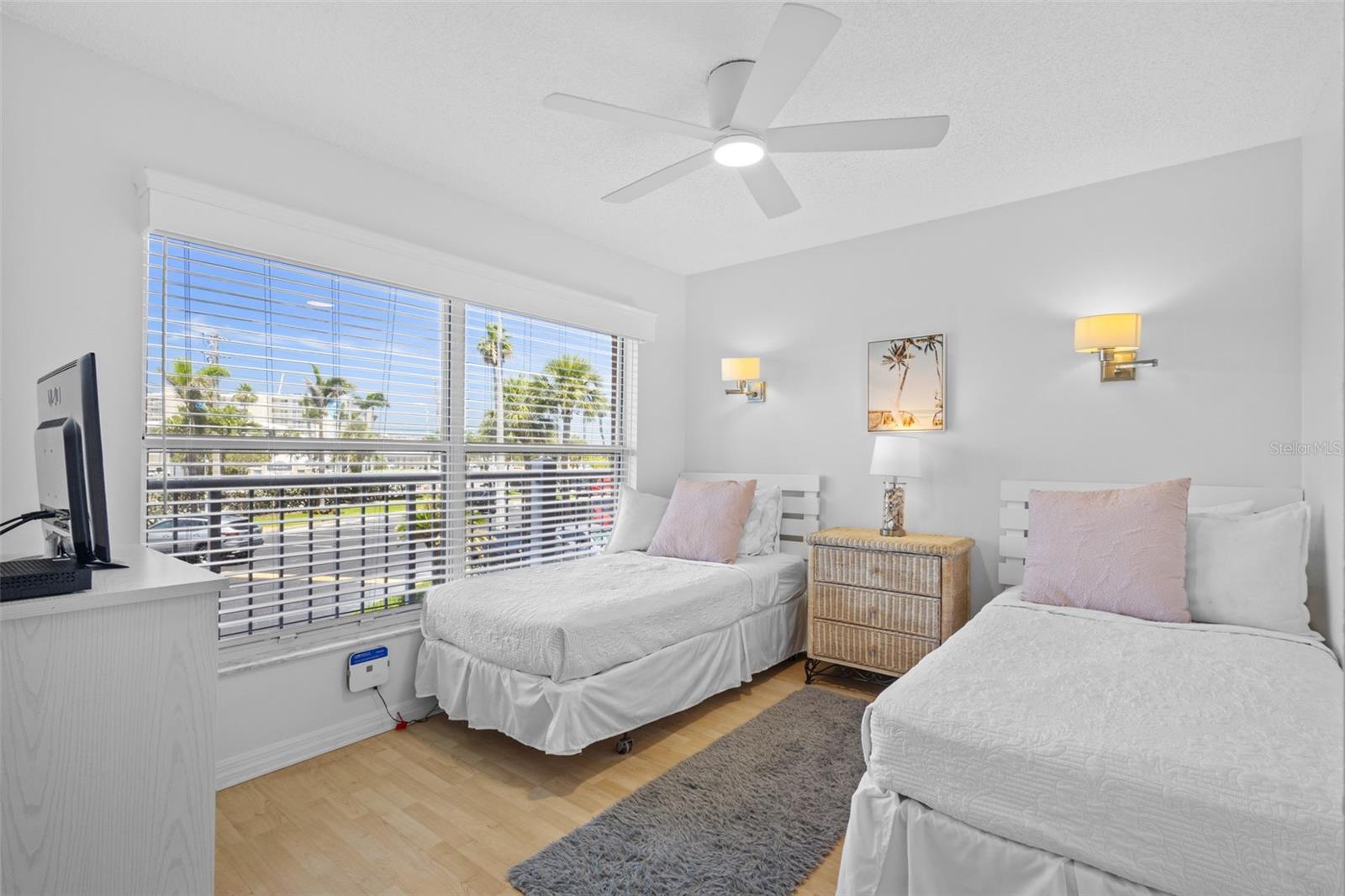 Image 19 of 43 For 5445 Gulf Boulevard 210