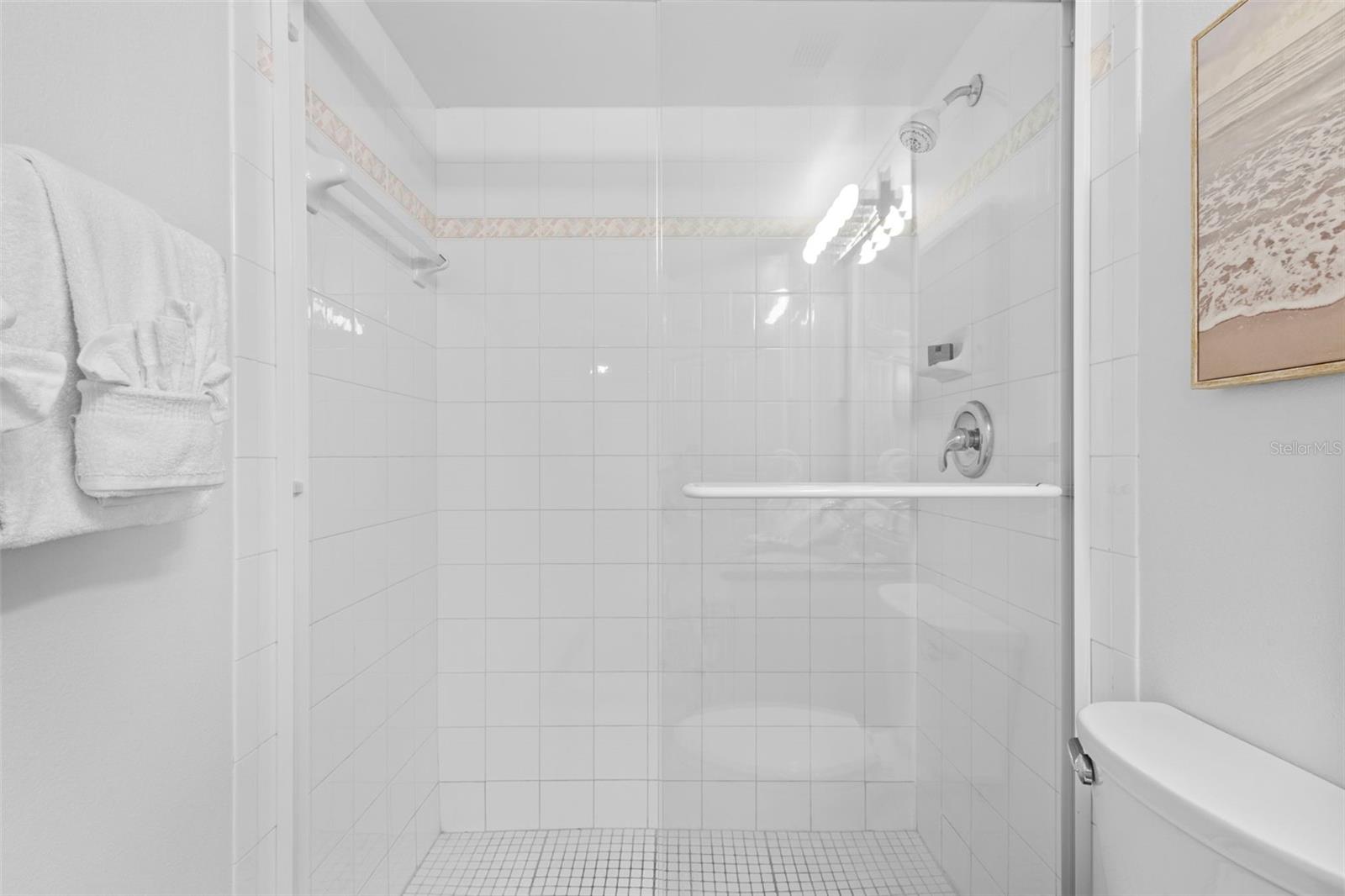 Image 21 of 43 For 5445 Gulf Boulevard 210