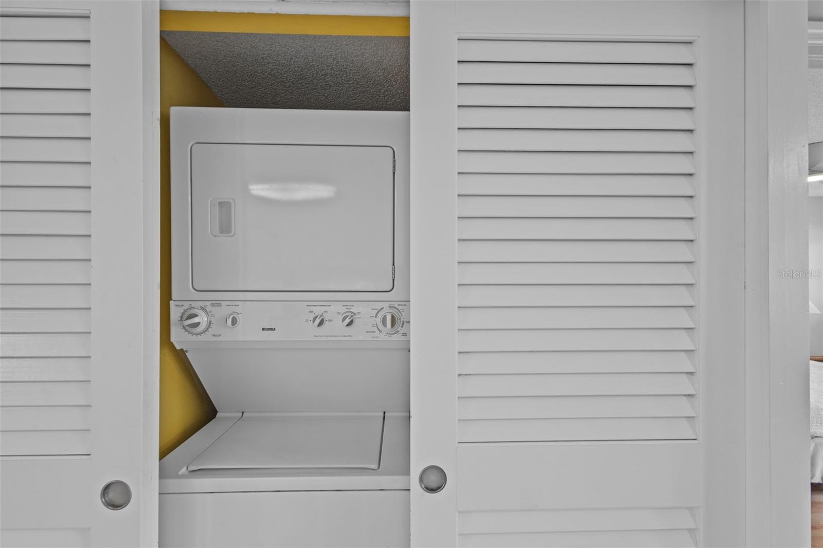 Image 22 of 43 For 5445 Gulf Boulevard 210