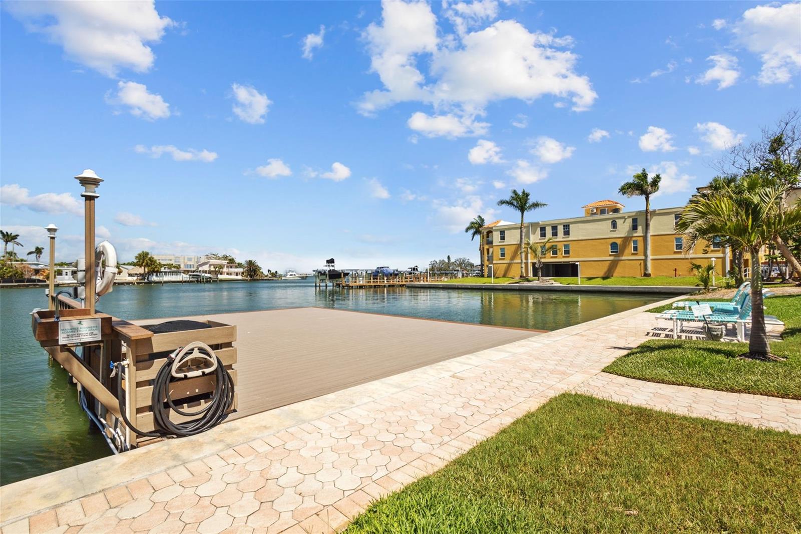 Image 25 of 43 For 5445 Gulf Boulevard 210