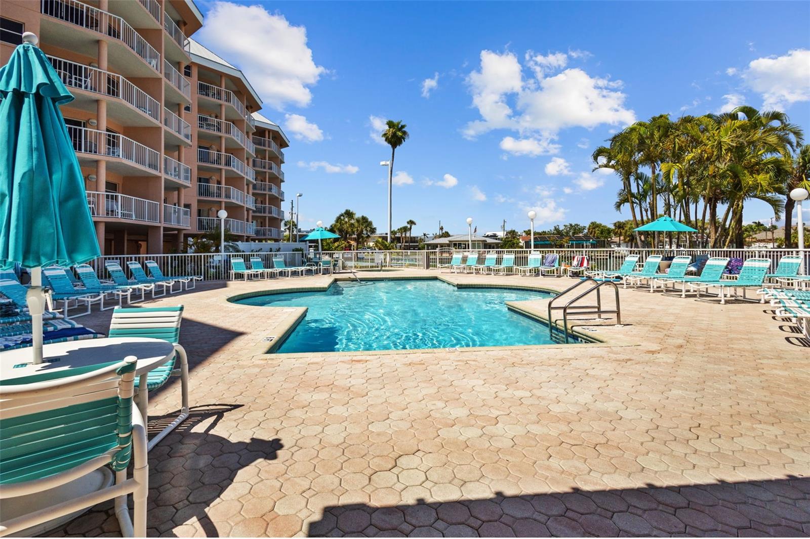Image 28 of 43 For 5445 Gulf Boulevard 210