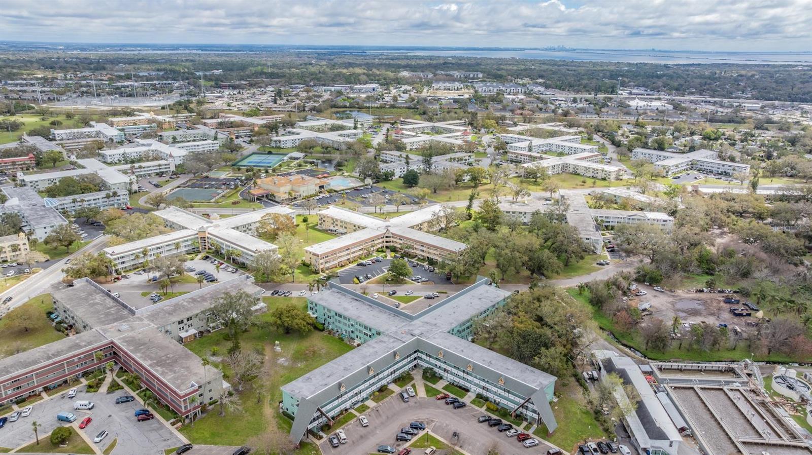 Image 3 of 17 For 2042 Australia Way W 66