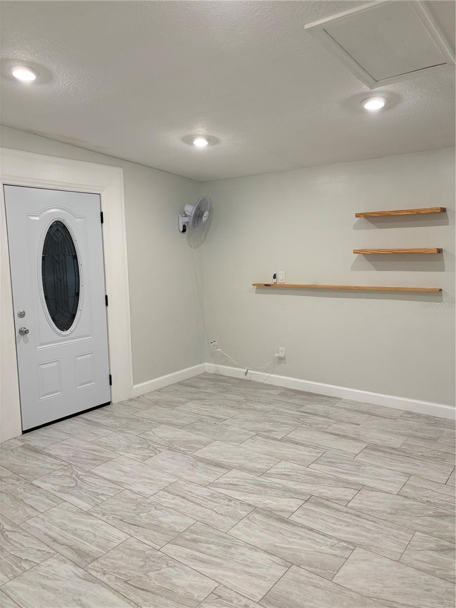 Image 2 of 9 For 10543 Ashby Road