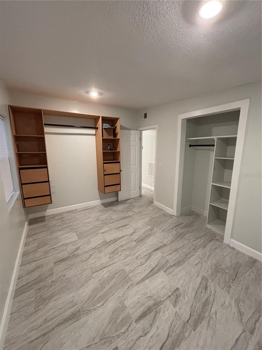 Image 4 of 9 For 10543 Ashby Road