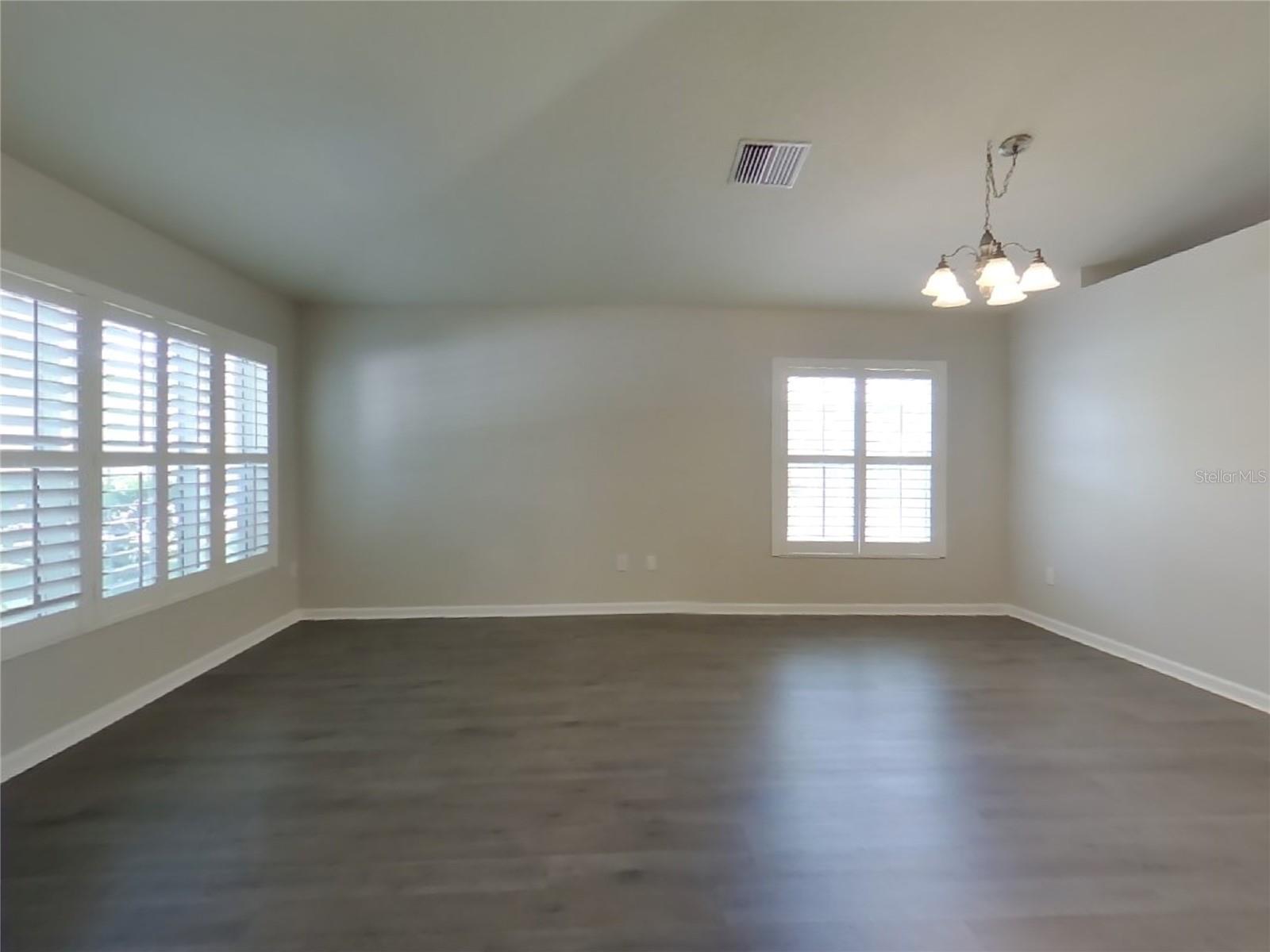 Image 4 of 16 For 872 Sea Holly Drive