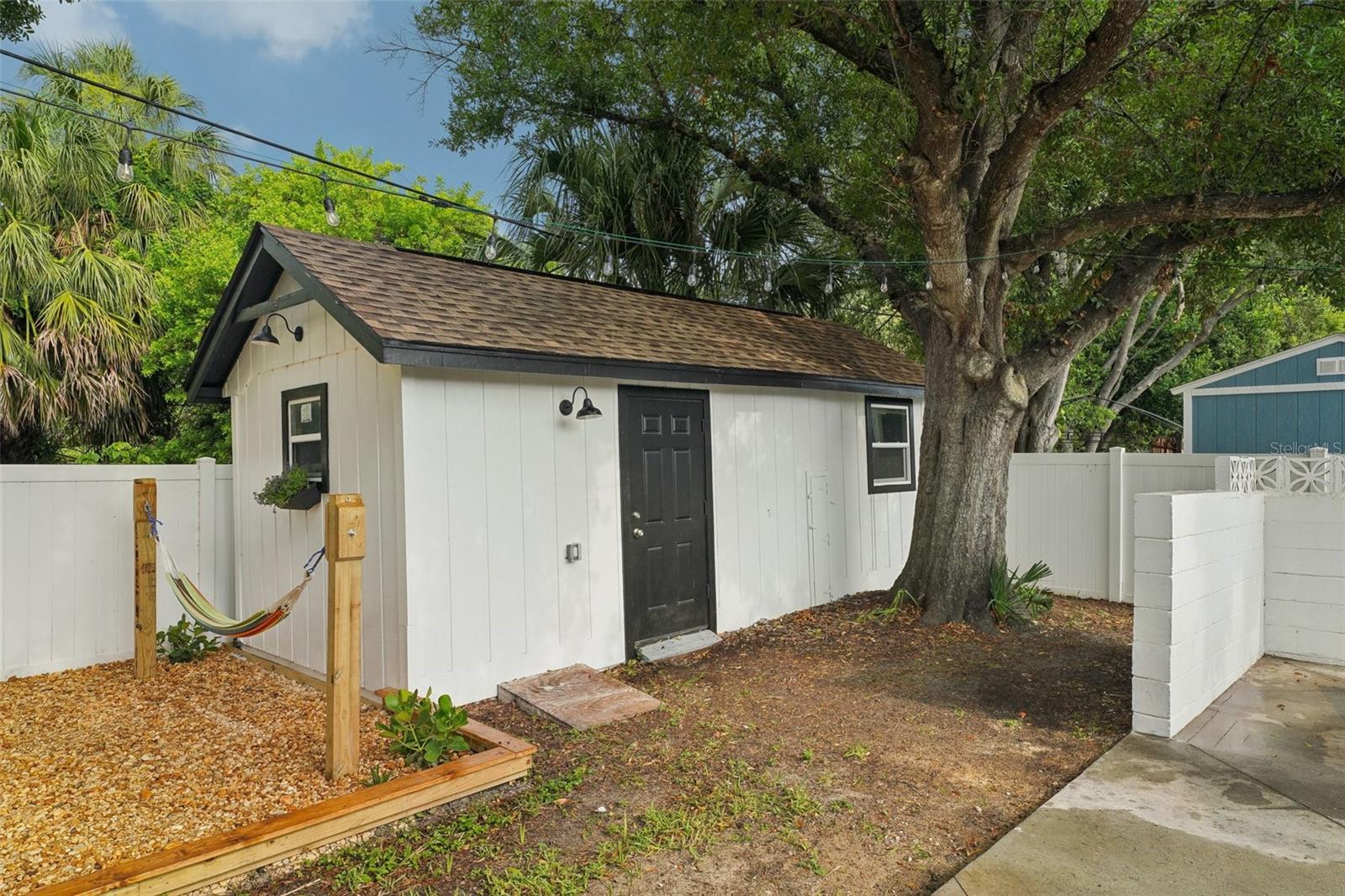 Image 37 of 49 For 4609 Lois Avenue