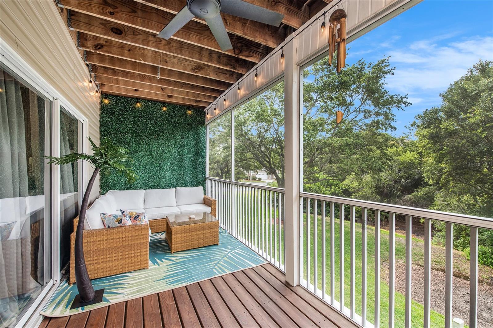 Listing photo id 8 for 3147 Oyster Bayou Way