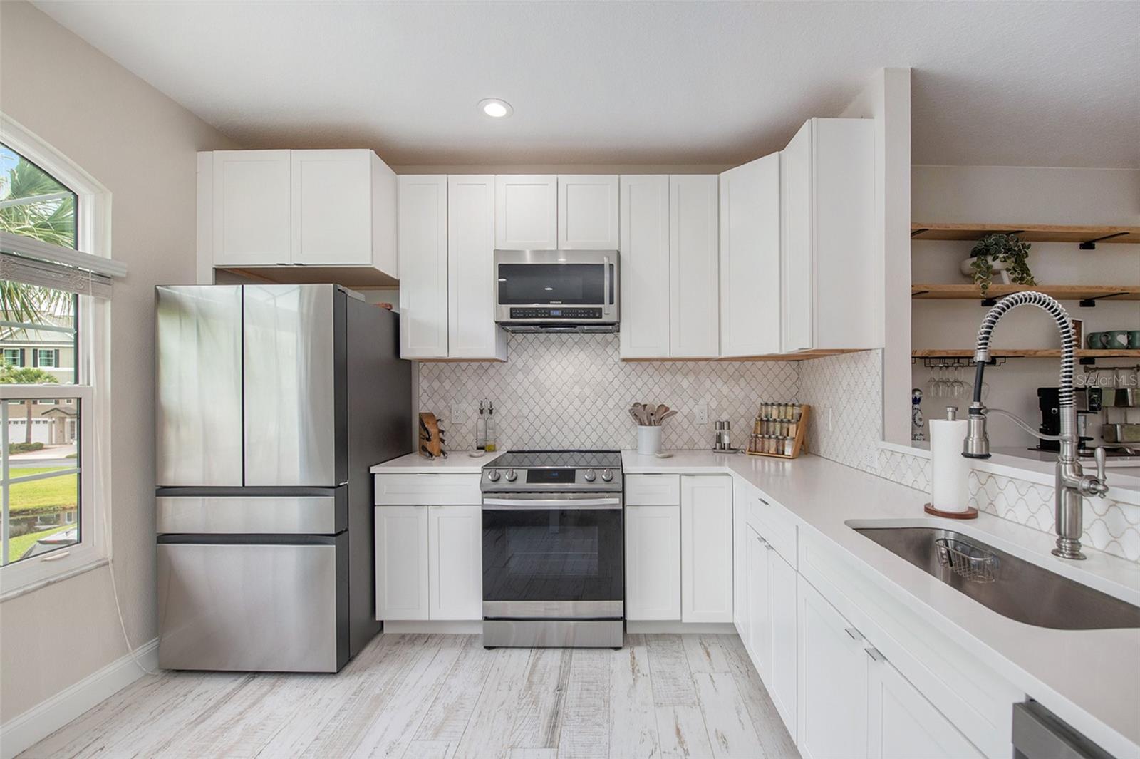 Listing photo id 3 for 3147 Oyster Bayou Way