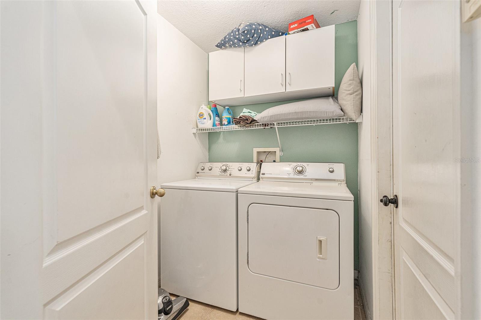 Image 17 of 18 For 8217 Canterbury Lake Boulevard