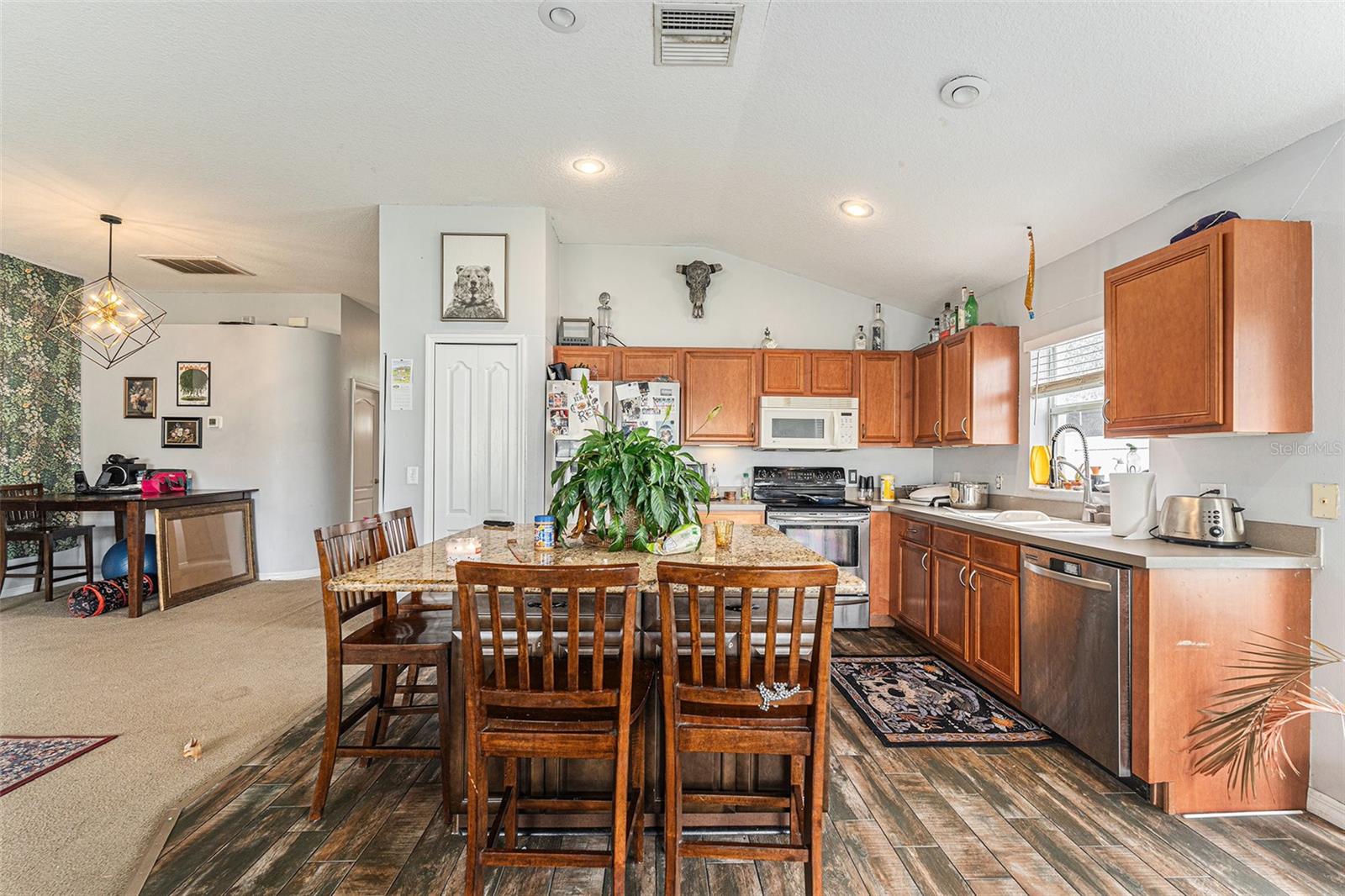 Image 7 of 18 For 8217 Canterbury Lake Boulevard